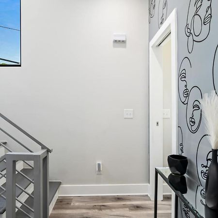 The Red Door - Ultra Modern Atlanta Home - Designedbydom Екстер'єр фото