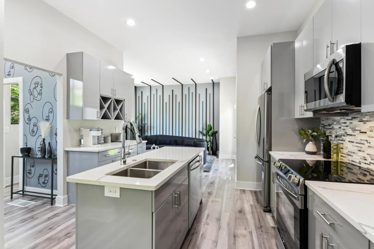 The Red Door - Ultra Modern Atlanta Home - Designedbydom Екстер'єр фото