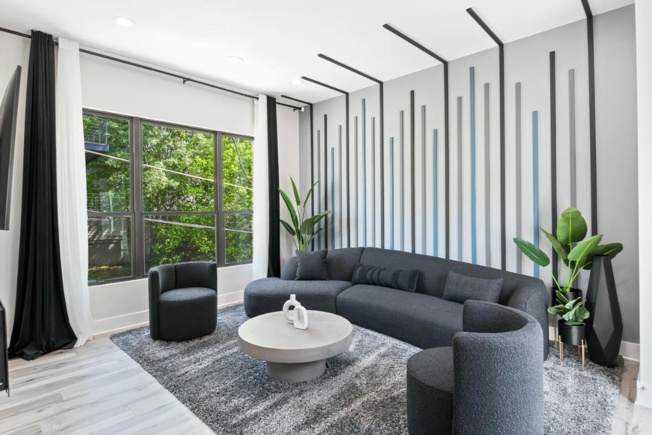 The Red Door - Ultra Modern Atlanta Home - Designedbydom Екстер'єр фото
